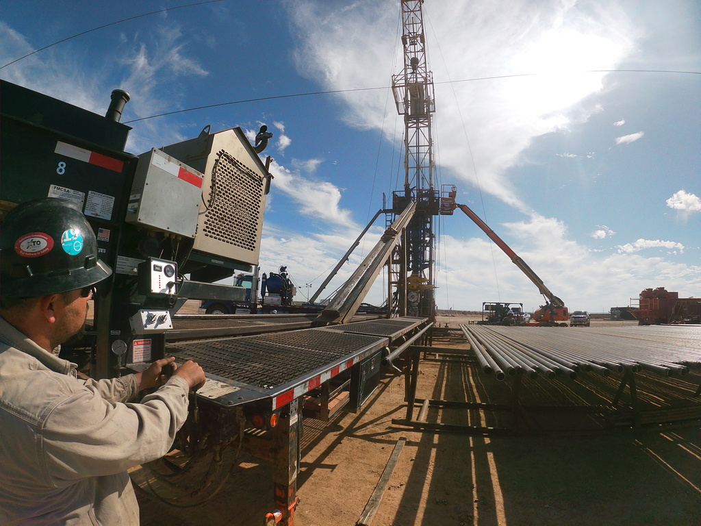 Laydown Machine Rental and Pipe Handling Services 4ft 34ft